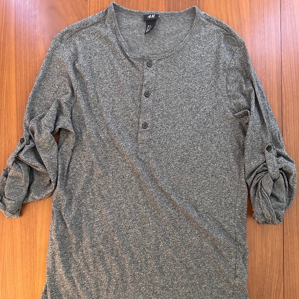 H&M Men's Gray Cuffed Shirt, Size: Medium
